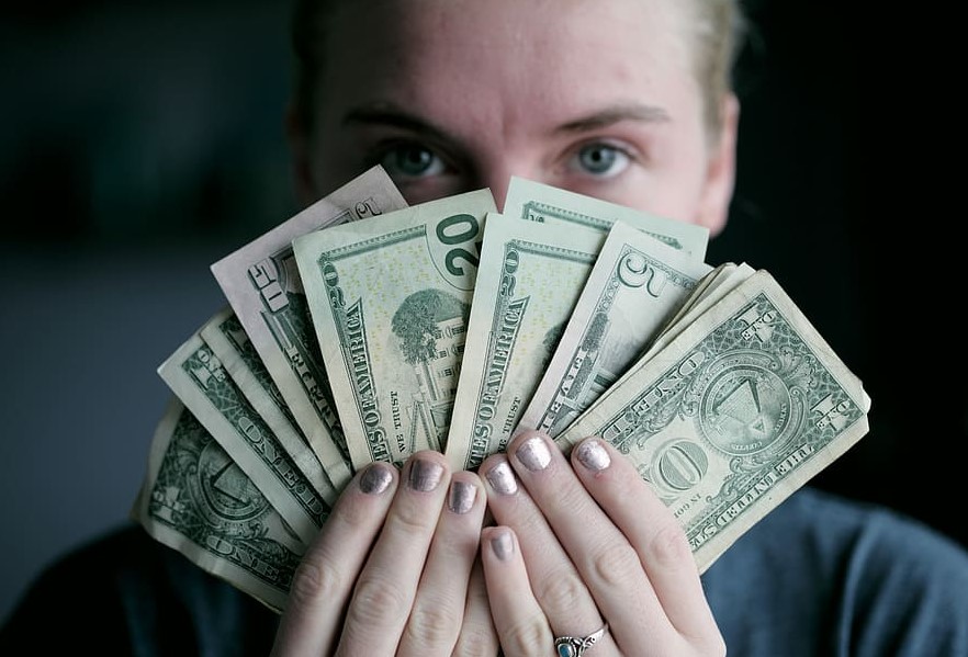 How To Make Money On Instagram: A Guide to Earning with IG